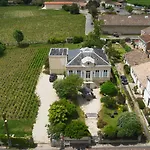 Alojamento de Acomodação e Pequeno-almoço Château Papounan *