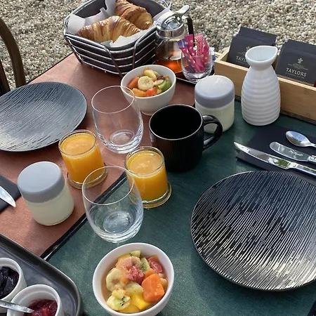 Chateau Papounan Bed & Breakfast
