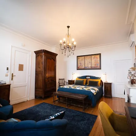 Chateau Papounan Bed & Breakfast