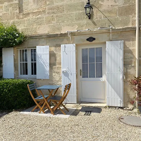Chateau Papounan Bed & Breakfast *